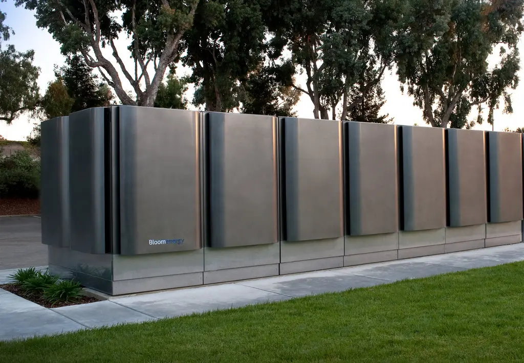 A row of Bloom Energy Servers — solid-oxide fuel-cell cabinets — installed on-site