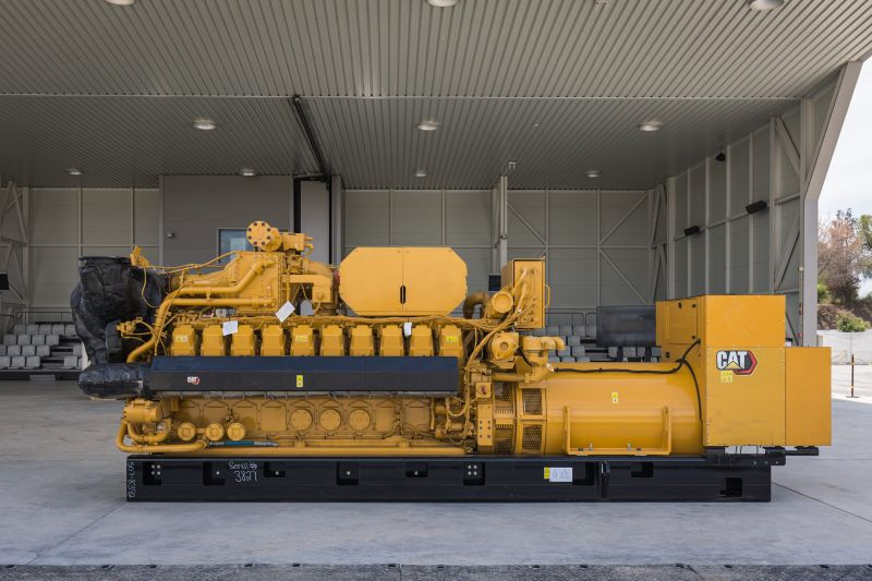 A reciprocating-engine gas genset — the cheaper, dirtier BTM option below aeroderivative turbines