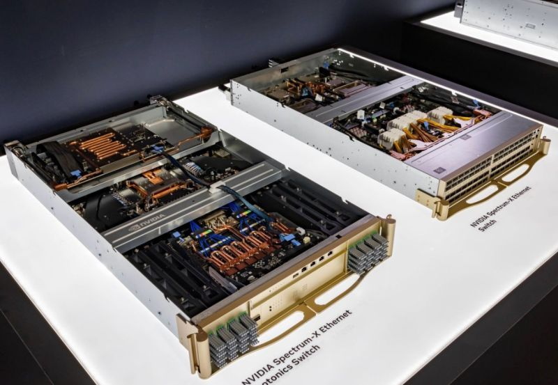 Spectrum-X switch tray photos (2U liquid-cooled)